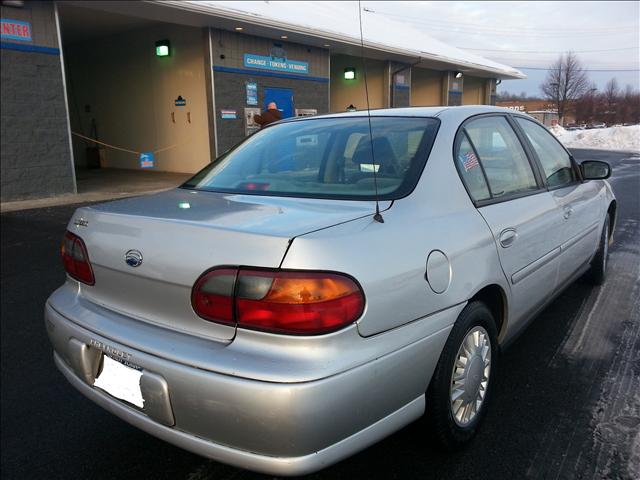 Chevrolet Malibu 2005 photo 2