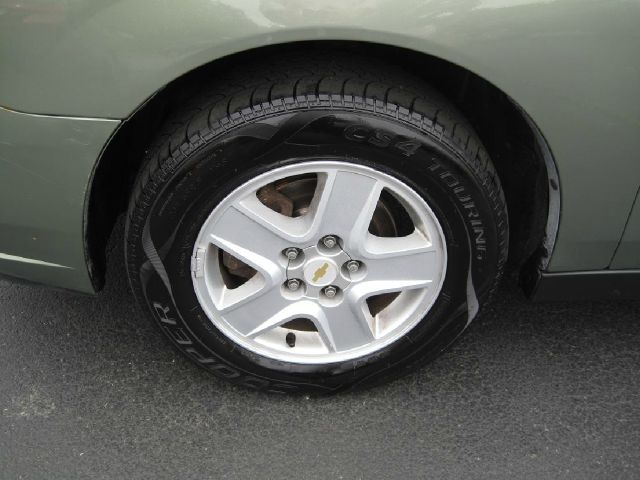 Chevrolet Malibu 2005 photo 2