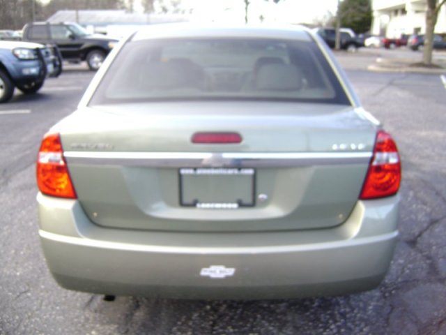 Chevrolet Malibu 2005 photo 4