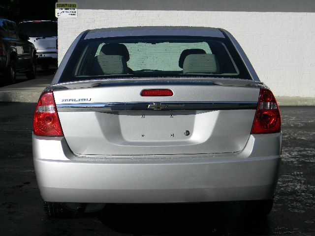 Chevrolet Malibu 2005 photo 2