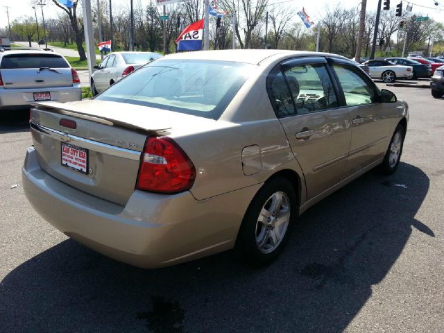 Chevrolet Malibu 2005 photo 2