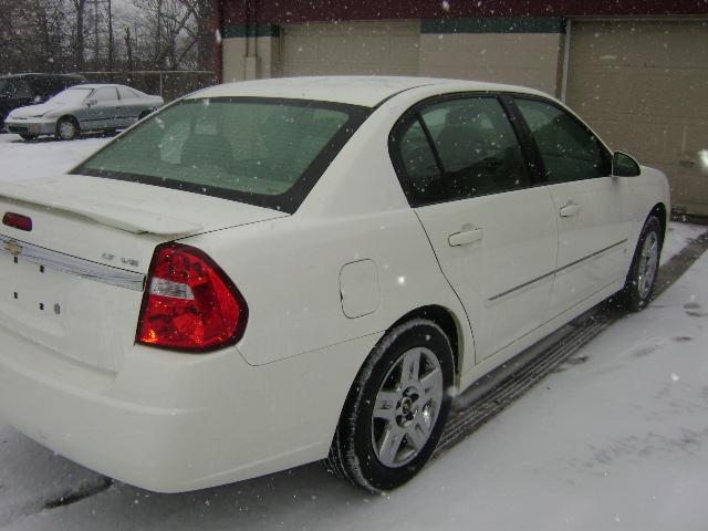 Chevrolet Malibu 2006 photo 2