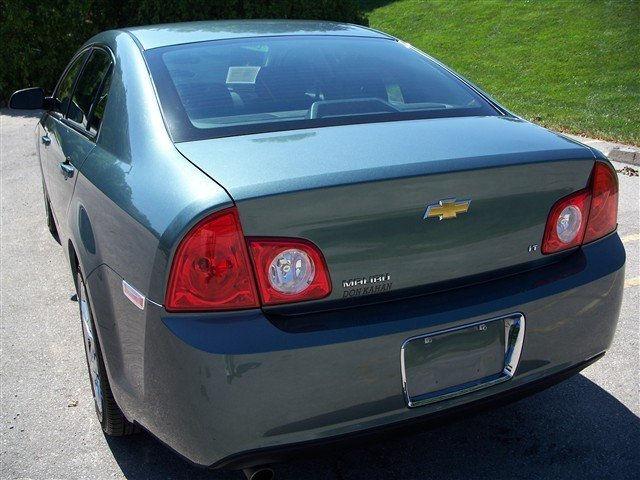 Chevrolet Malibu 2009 photo 2