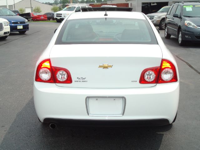 Chevrolet Malibu 2009 photo 2