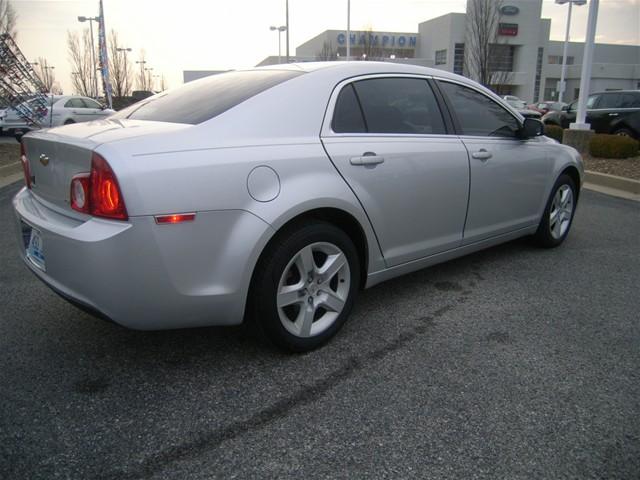 Chevrolet Malibu 2009 photo 2