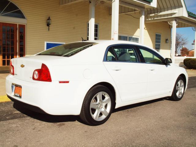 Chevrolet Malibu 2009 photo 2