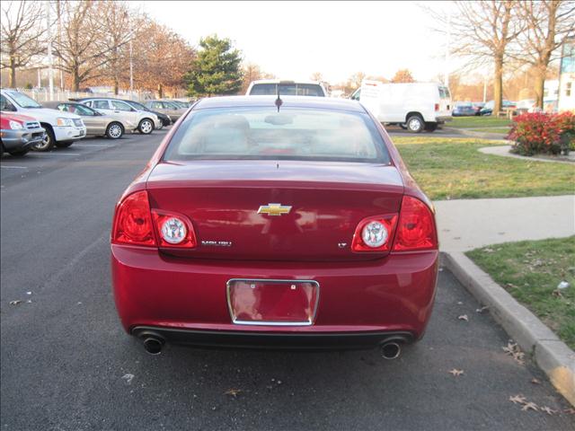 Chevrolet Malibu 4dr AWD SUV Sedan