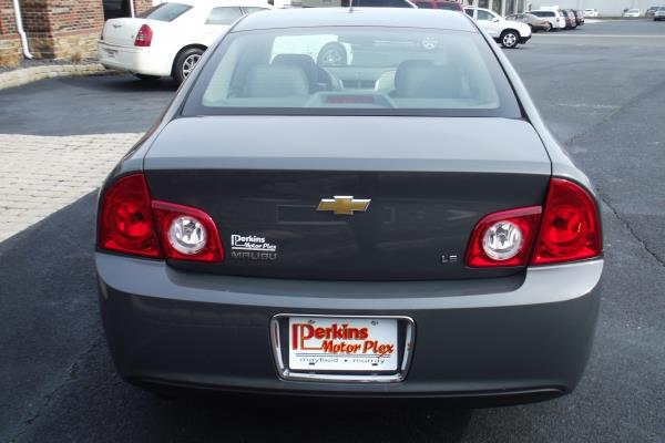 Chevrolet Malibu 2009 photo 2