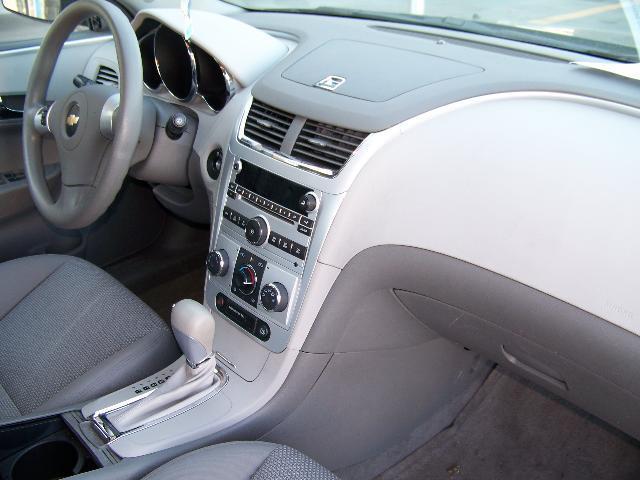 Chevrolet Malibu 2009 photo 2