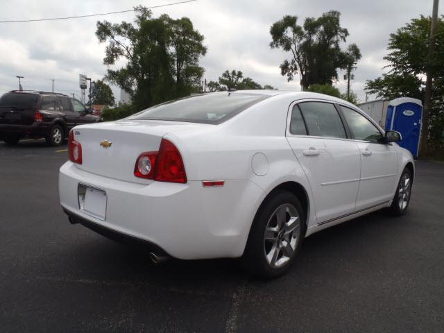 Chevrolet Malibu 2009 photo 2