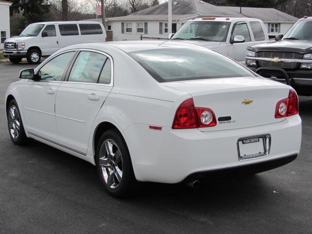 Chevrolet Malibu 2010 photo 2