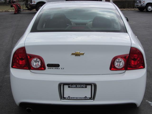 Chevrolet Malibu 2010 photo 3