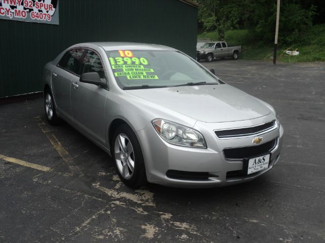 Chevrolet Malibu 2010 photo 2