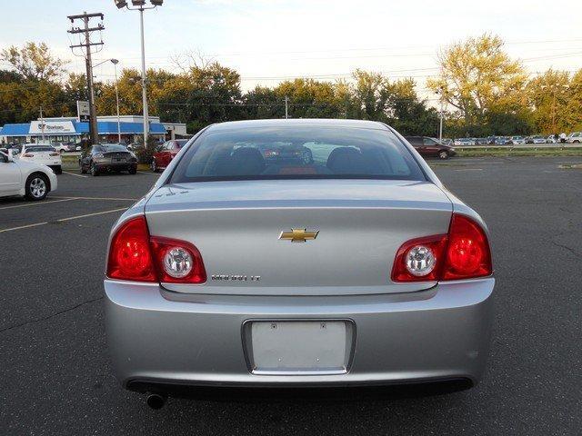 Chevrolet Malibu 2010 photo 3