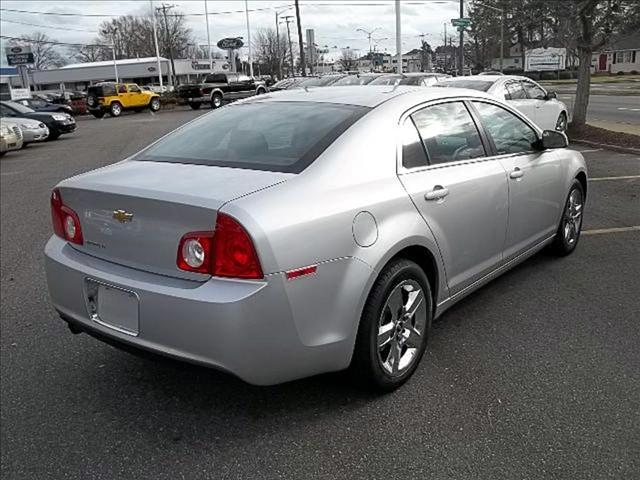 Chevrolet Malibu 2010 photo 2