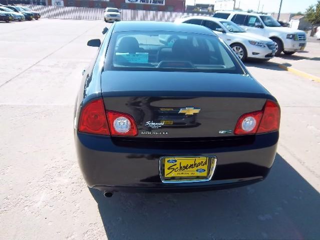 Chevrolet Malibu 2010 photo 3