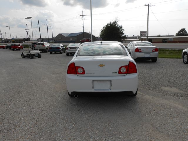 Chevrolet Malibu 2010 photo 24