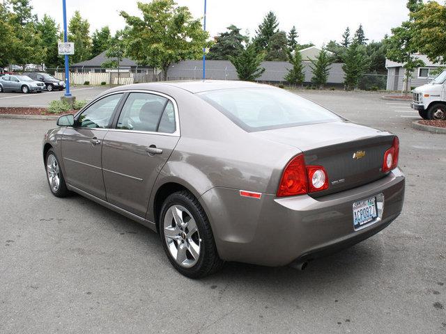 Chevrolet Malibu 2010 photo 2