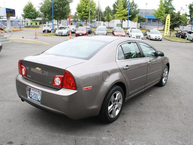 Chevrolet Malibu 2010 photo 3