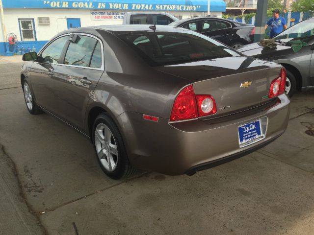 Chevrolet Malibu 2010 photo 3