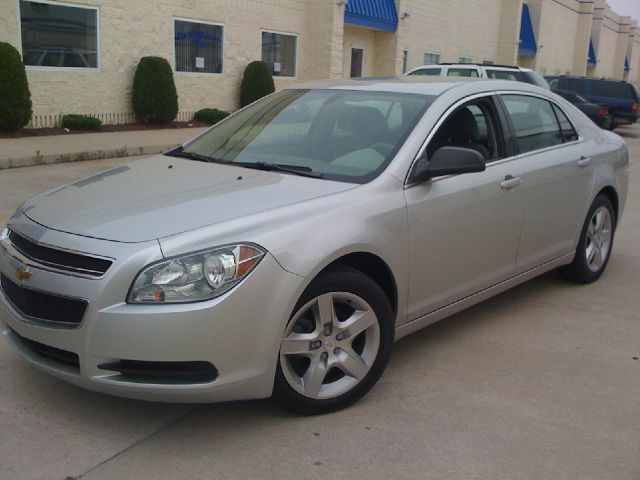 Chevrolet Malibu 2010 photo 2