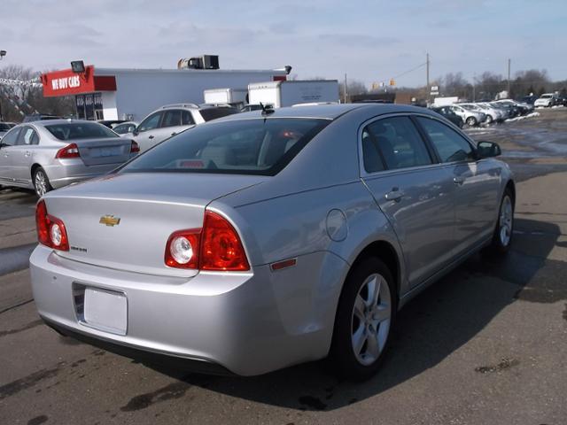 Chevrolet Malibu 2010 photo 2