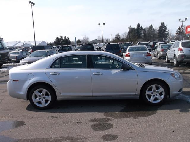 Chevrolet Malibu 2010 photo 3