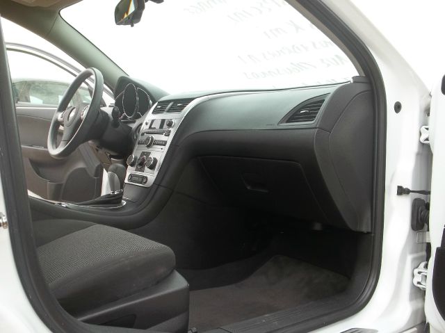 Chevrolet Malibu 2010 photo 2