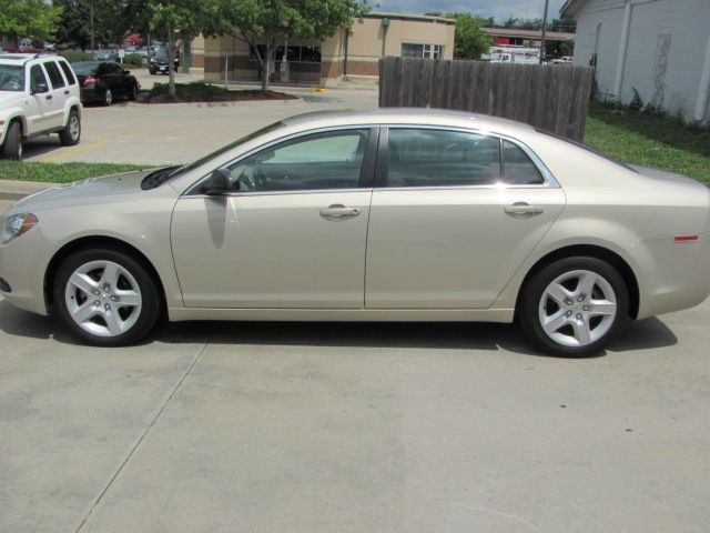 Chevrolet Malibu 2010 photo 2