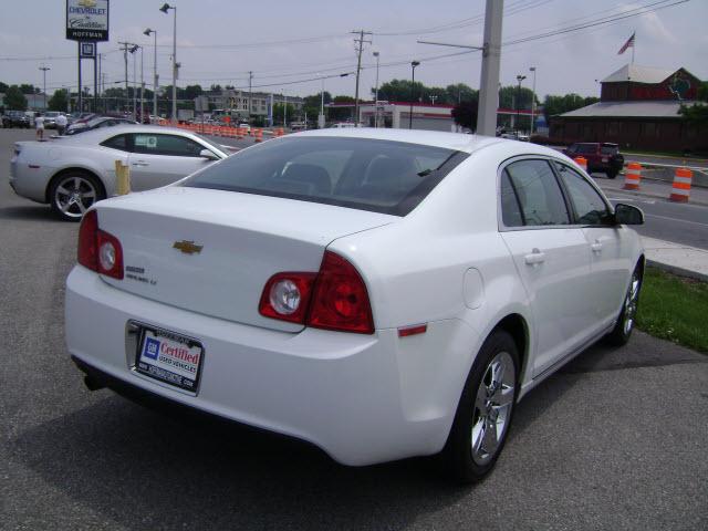 Chevrolet Malibu 2010 photo 2