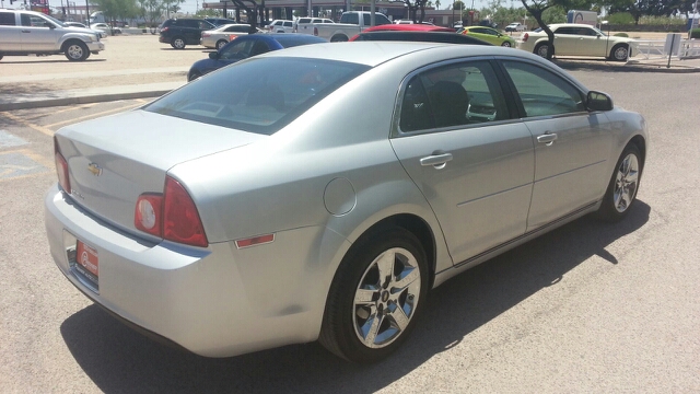 Chevrolet Malibu 2010 photo 2