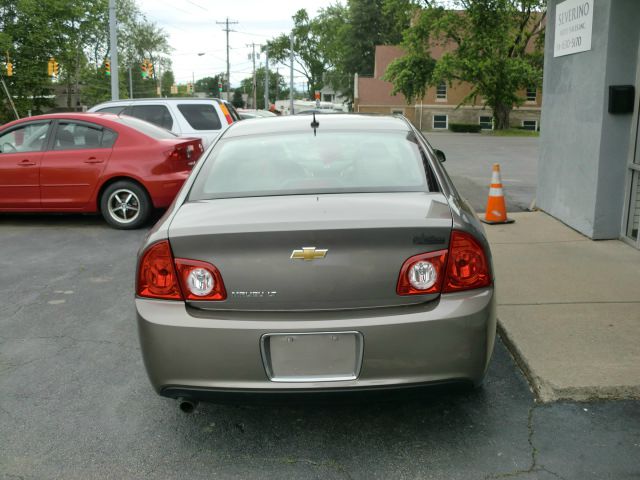 Chevrolet Malibu 2010 photo 2