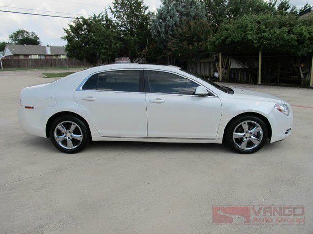 Chevrolet Malibu 2010 photo 2