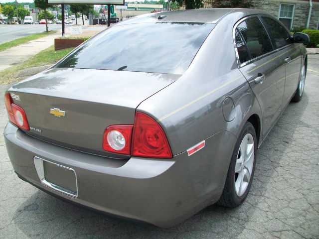 Chevrolet Malibu 2010 photo 2