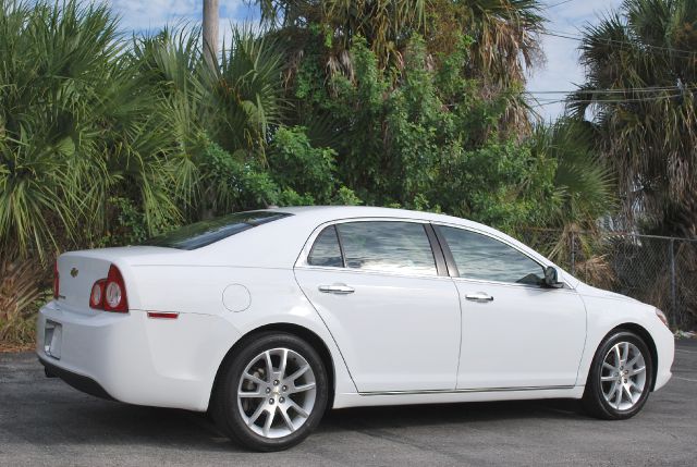 Chevrolet Malibu 2010 photo 3