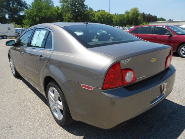 Chevrolet Malibu 2010 photo 2