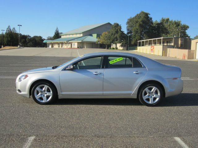 Chevrolet Malibu 2010 photo 2