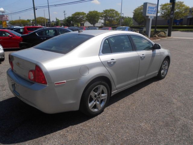 Chevrolet Malibu 2010 photo 4