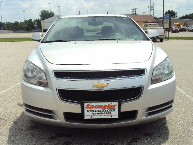 Chevrolet Malibu 4dr AWD SUV Sedan