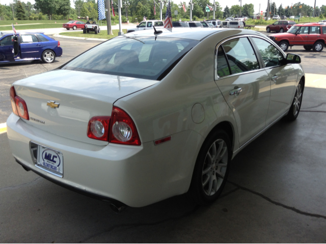 Chevrolet Malibu 2010 photo 2