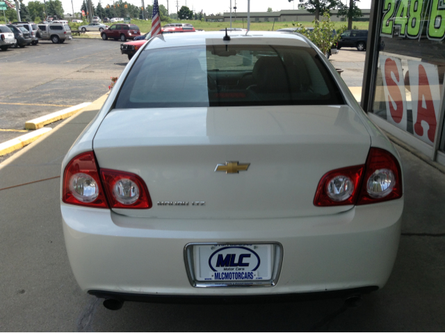 Chevrolet Malibu 2010 photo 3