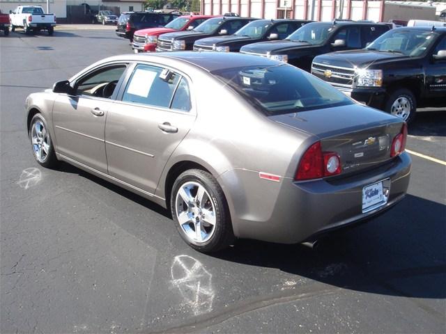 Chevrolet Malibu 2010 photo 3