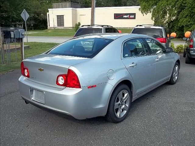 Chevrolet Malibu 2010 photo 2