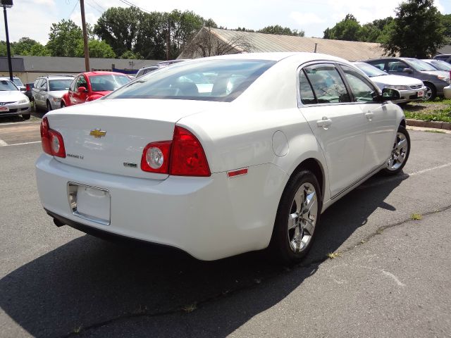 Chevrolet Malibu 2010 photo 2