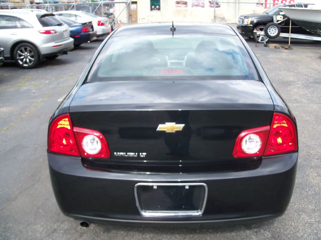 Chevrolet Malibu 2010 photo 2