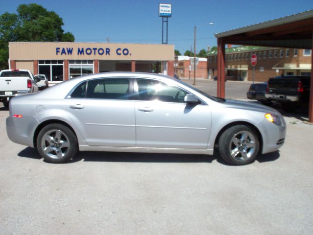 Chevrolet Malibu 2010 photo 2