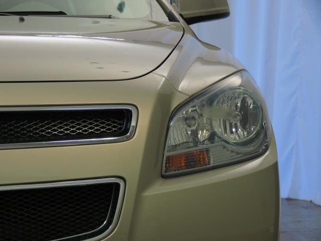 Chevrolet Malibu 2010 photo 2