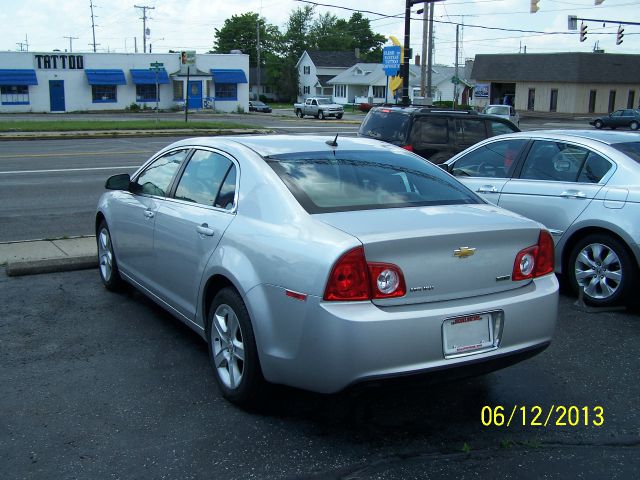 Chevrolet Malibu 2010 photo 2