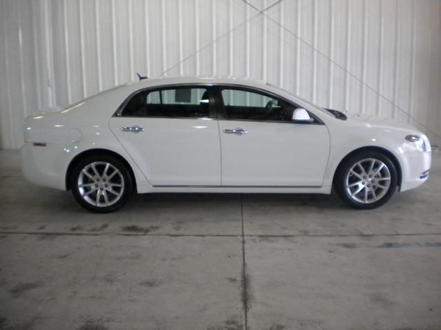 Chevrolet Malibu 2010 photo 2