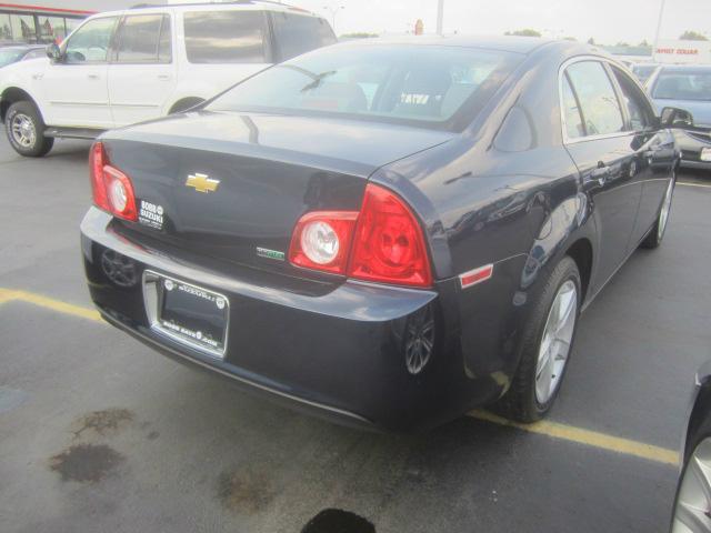 Chevrolet Malibu 2010 photo 3